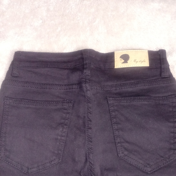 New Black ankle Jeans, ripped at knees - Picture 6 of 8